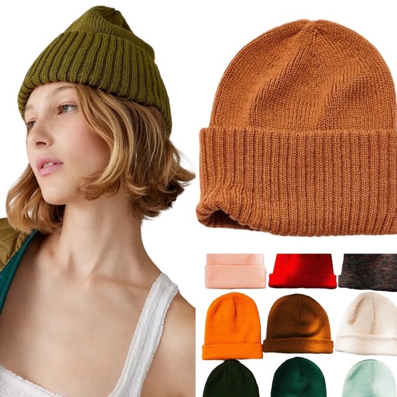 Urban Outfitters Accessories - NWT Urban Outfitters Chloe Ribbed Cuff Beanie